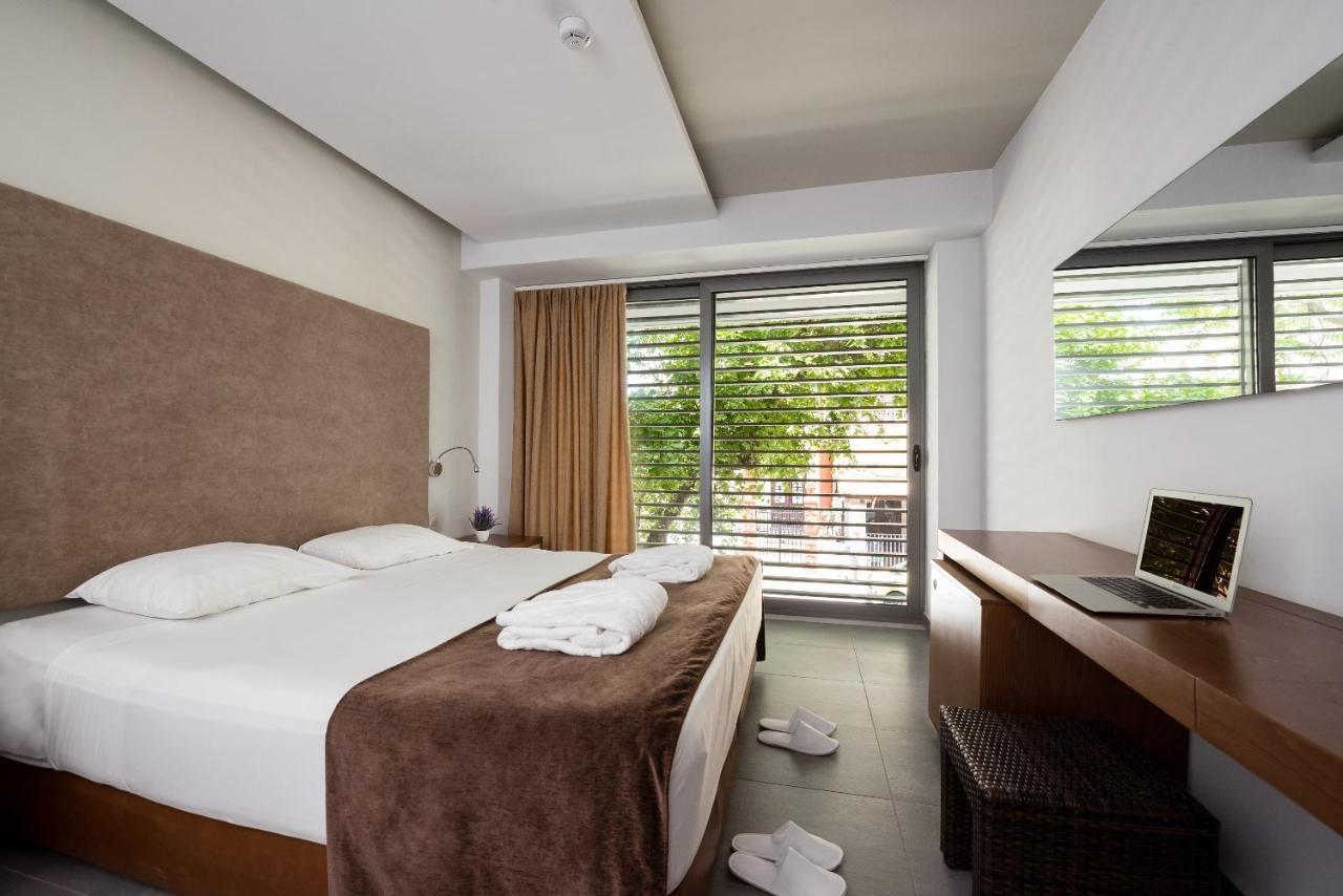 Oktober Downtown Boutique Hotel Rhodes City Екстер'єр фото