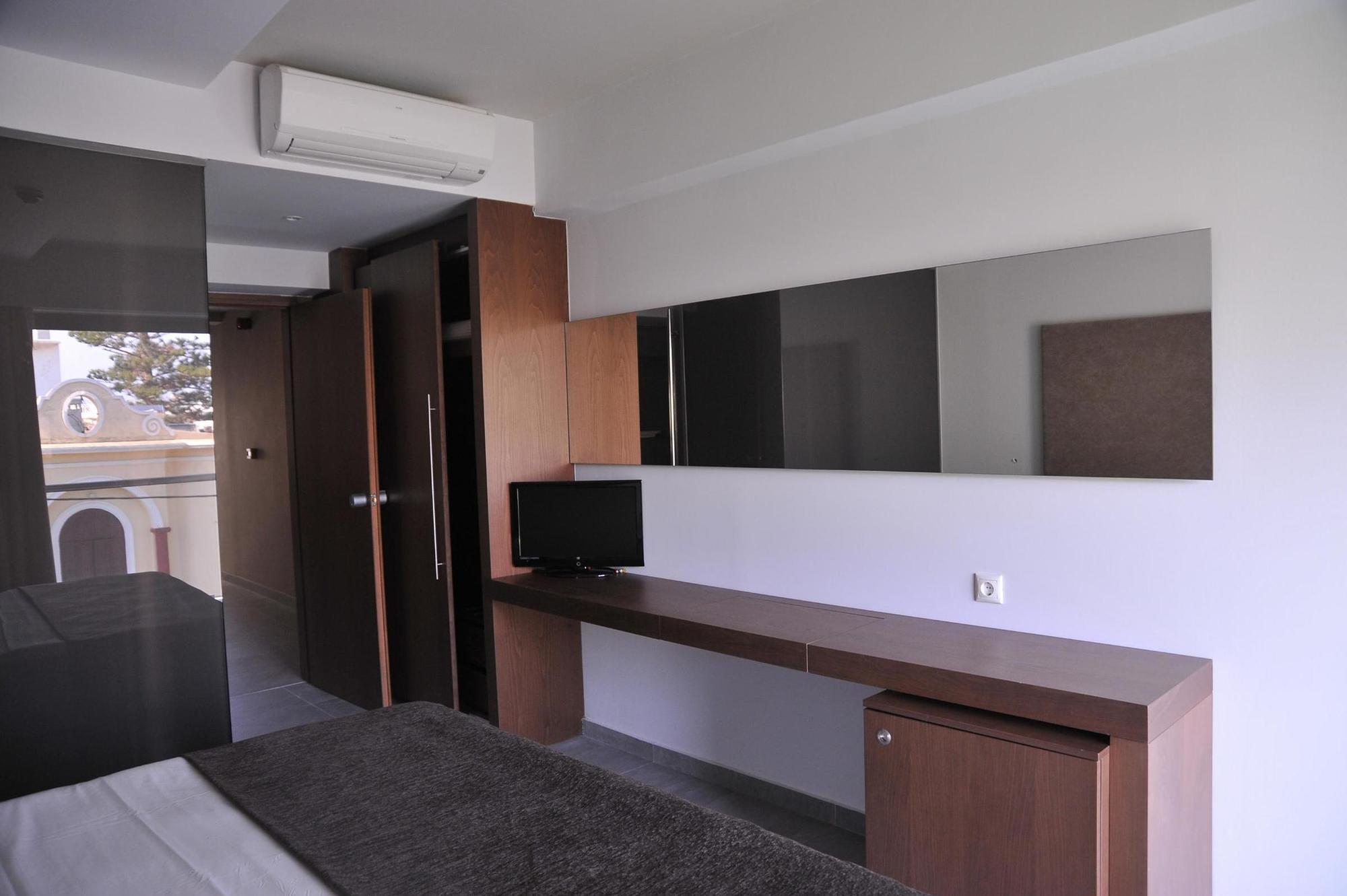 Oktober Downtown Boutique Hotel Rhodes City Екстер'єр фото
