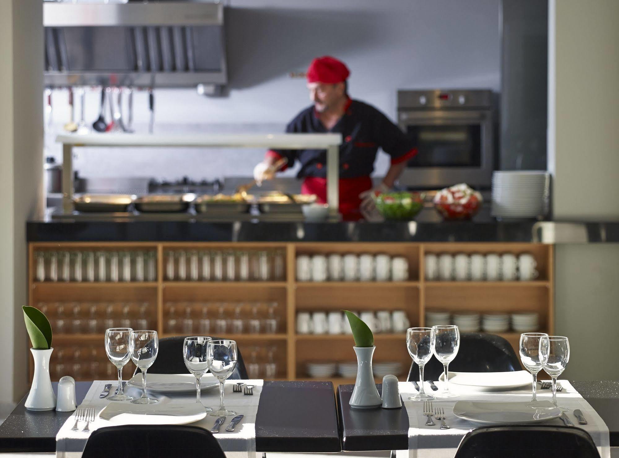 Oktober Downtown Boutique Hotel Rhodes City Екстер'єр фото